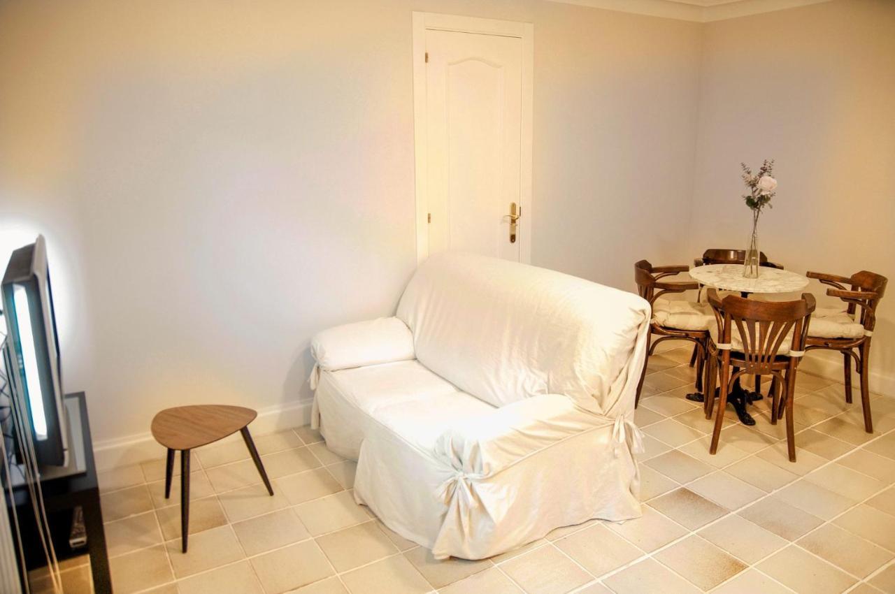 Apartamentos Individuales Con Piscina غالاباغار المظهر الخارجي الصورة